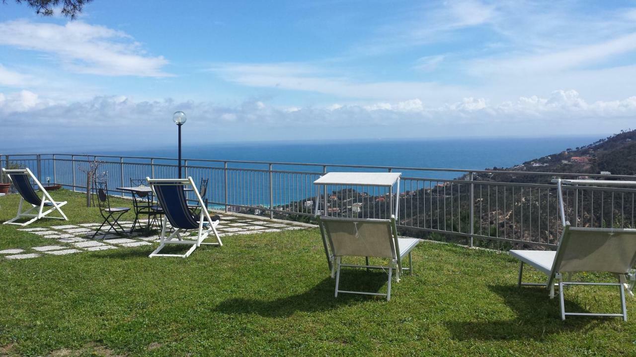 Antemare Bed & Breakfast Noli Bagian luar foto