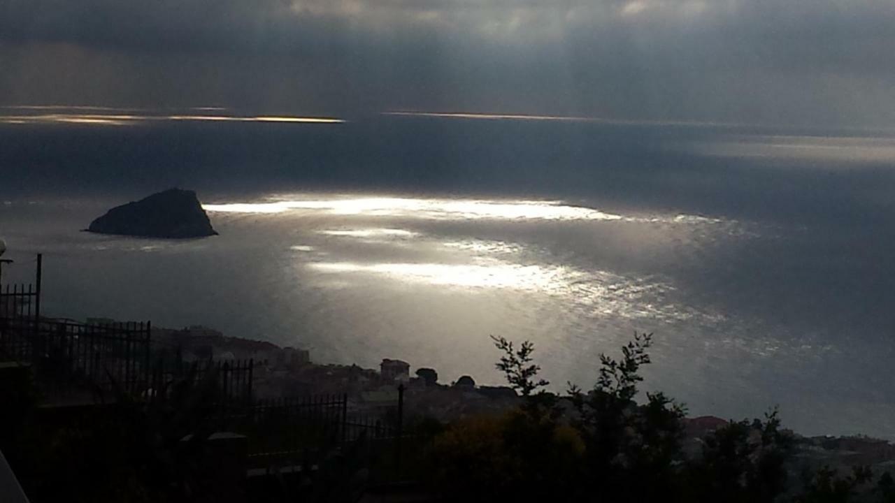 Antemare Bed & Breakfast Noli Bagian luar foto